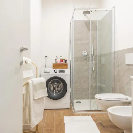 Lora Apartment,free Private Parking, Self Check In,1 *
