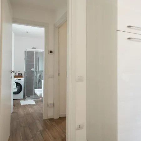 Lora Apartment,free Private Parking, Self Check In,1 *