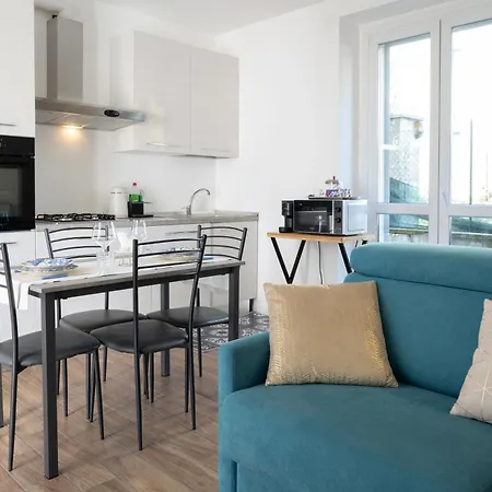 Lora Como Residence, Suite 1, Free Private Parking, Self Check In *
