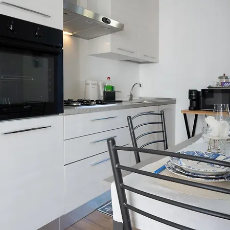 Lora Como Residence, Suite 1, Free Private Parking, Self Check In アパート *