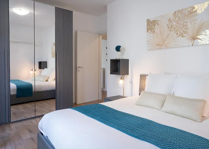 Lora Apartment,free Private Parking, Self Check In * 科莫